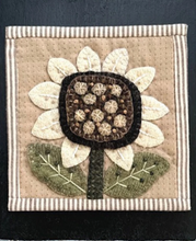 Load image into Gallery viewer, Quilt Mini Santa Pattern <BR>Bundle & Save