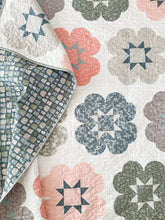 Load image into Gallery viewer, Star Bloom