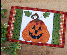 Load image into Gallery viewer, Mud Rug Scary Larry Jack-O-Lantern