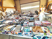 Load image into Gallery viewer, Sisters Five Decades of Quilting in America
