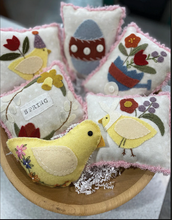 Load image into Gallery viewer, Easter Chicks Bowl Fillers
