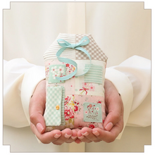 Load image into Gallery viewer, Rosy Stitches <BR>Pin Cushion &amp; Needle Keep<BR> Kit &amp; Pattern
