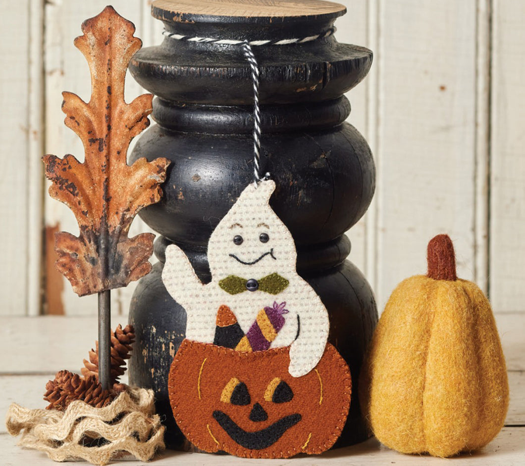Ghostly Treats Ornament Kit
