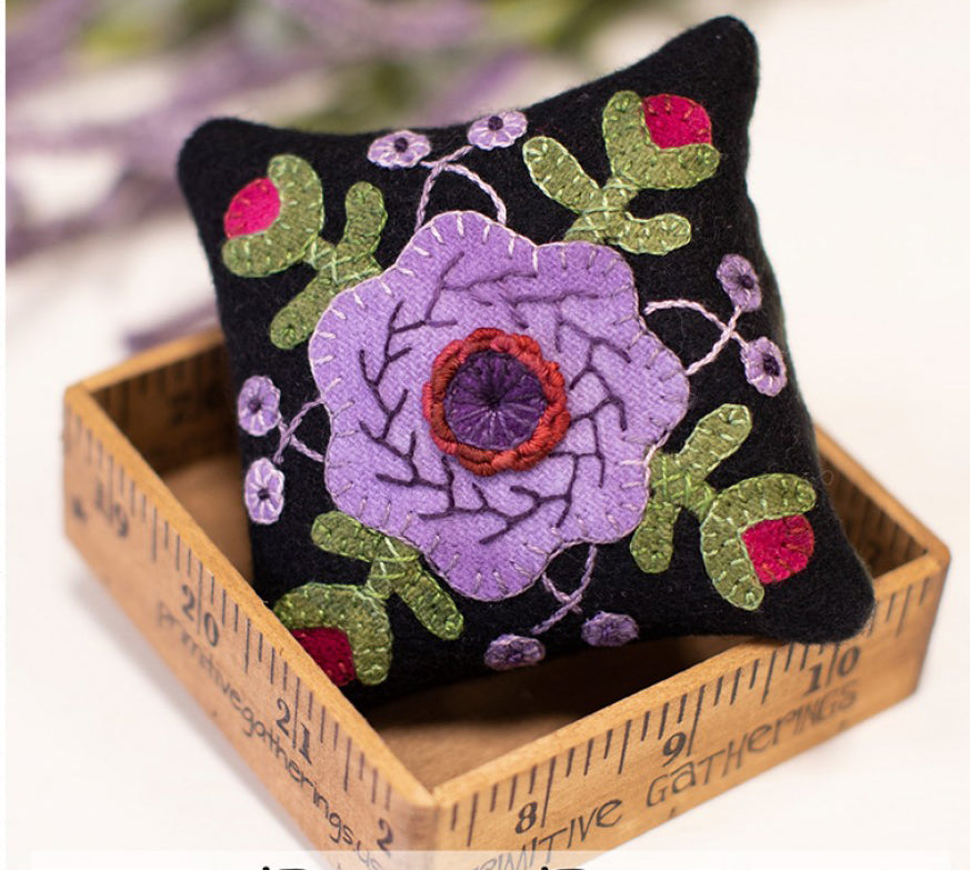 BIG Flowers Pin Cushions - Wool Applique Pattern - Shipped